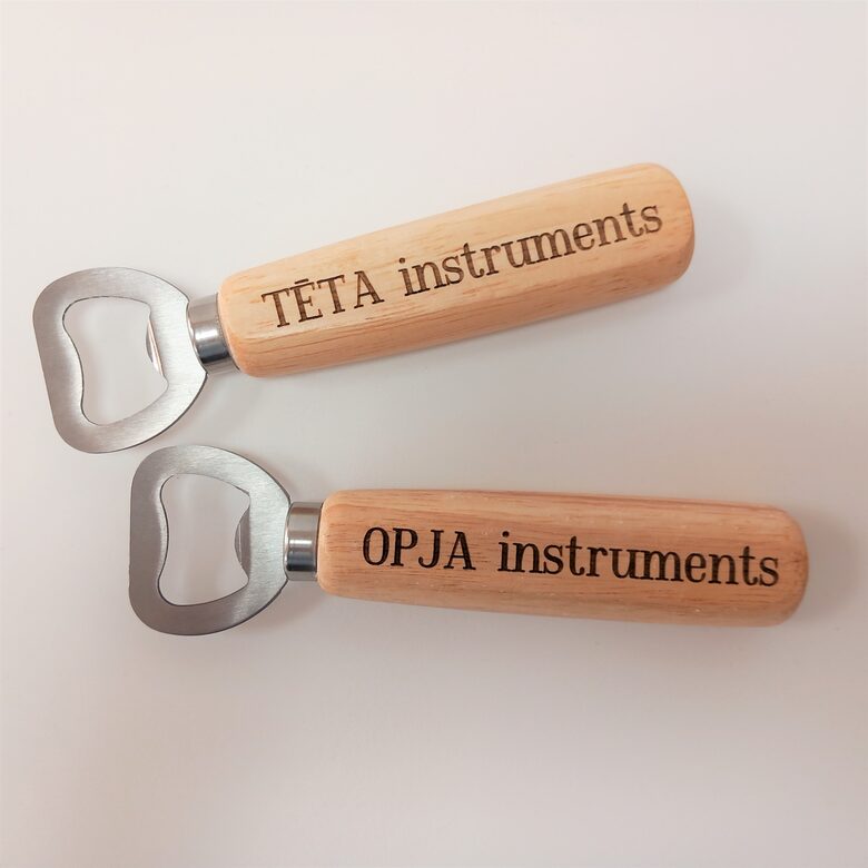 Pudeļu attaisāmais Tētim vai Opim