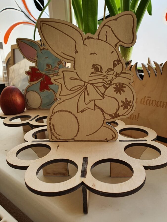 Krāsojams Lieldienu dekors - olu turētājs