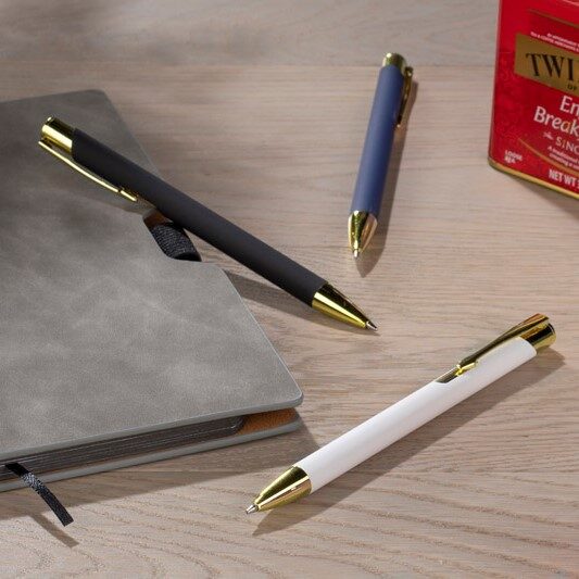 Personalizēta pildspalva ar zeltītu gravējumu
