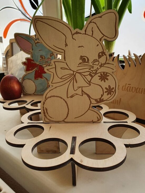 Krāsojams Lieldienu dekors - olu turētājs