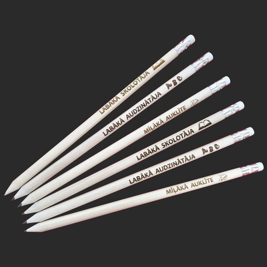 Zīmulis ar gravējumu skolotājai, audzinātājai vai auklītei.